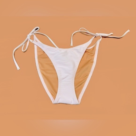 NWT Ribbed Curved-Waist Cheeky String Bikini Bottom in Pale Blossom Pink, Small - Picture 5 of 14